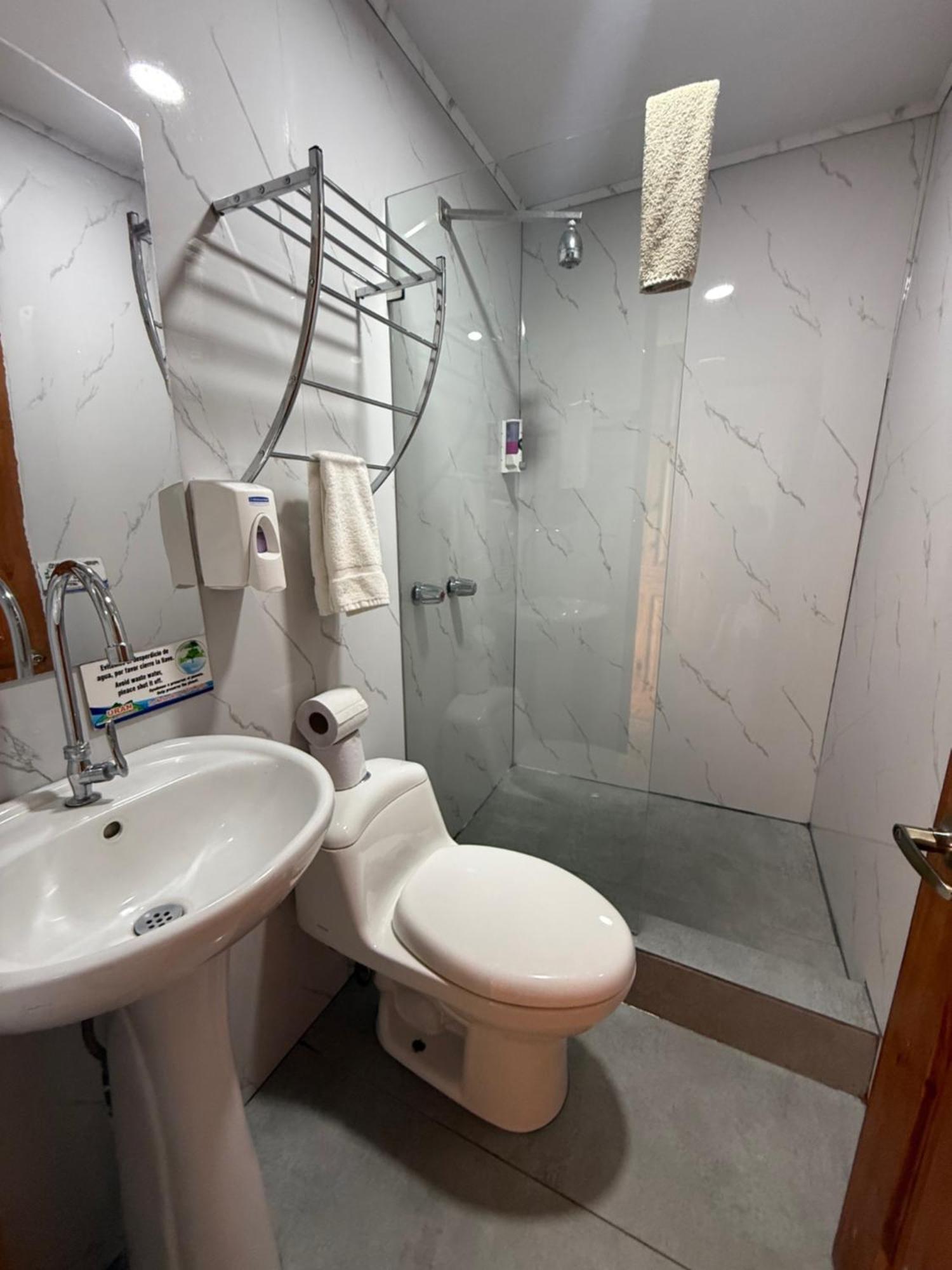 Rivas Hotel Uran מראה חיצוני תמונה