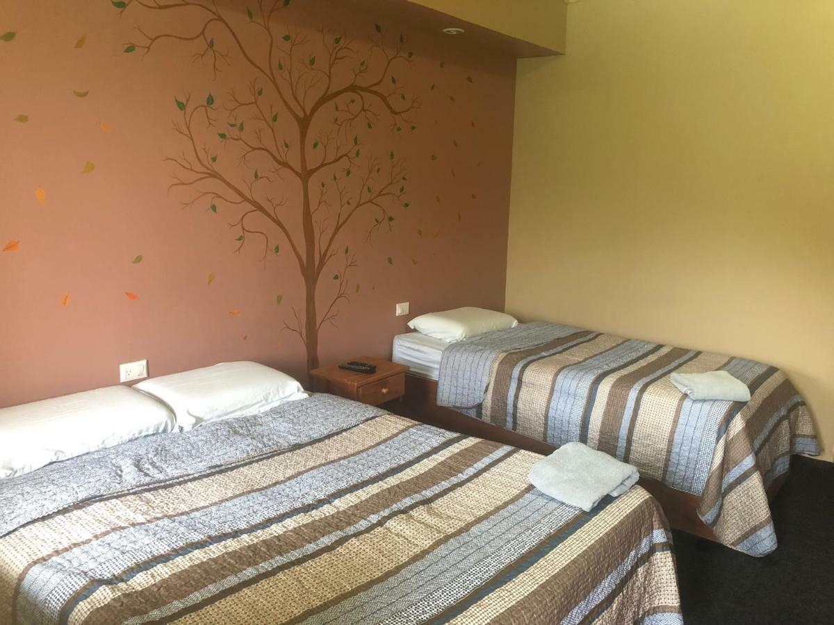Rivas Hotel Uran מראה חיצוני תמונה
