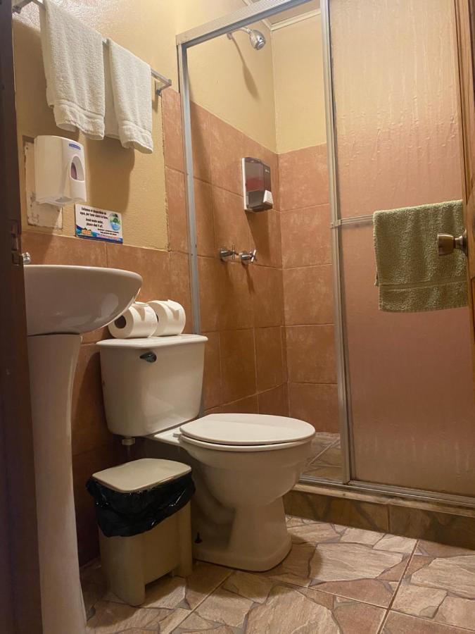 Rivas Hotel Uran מראה חיצוני תמונה